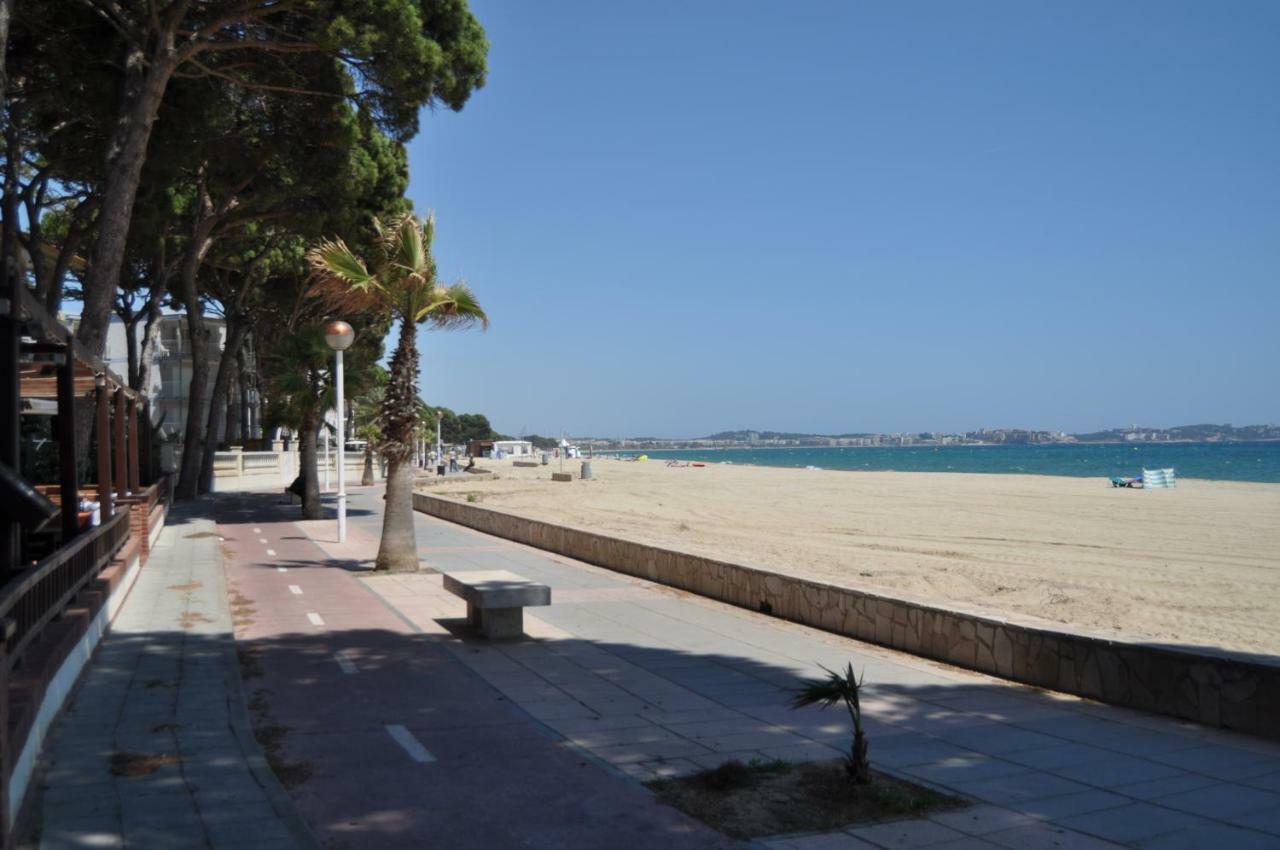 Primera Linea De Mar En Cambrils Exterior photo